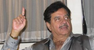 फिर सामने आया शत्रु का बगावती तेवर