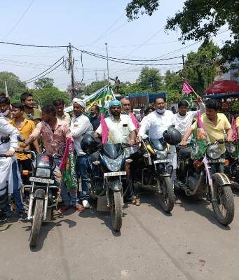 पेट्रोल-डीजल के मूल्यवृद्धि के खिलाफ जाप का आक्रोश मार्च