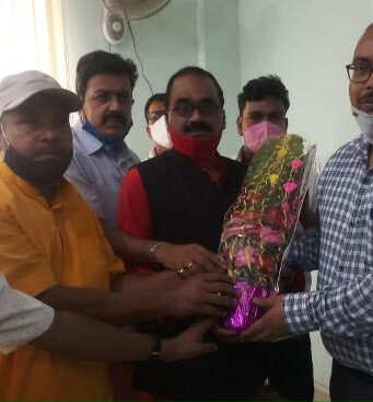 नए जिला शिक्षा पदाधिकारी व जिला कार्यक्रम पदाधिकारी का शिक्षक संघ ने किया स्वागत