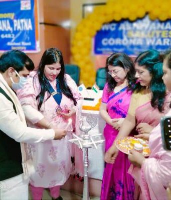 श्रम संसाधन मंत्री जीवेश मिश्रा ने कोरोना योद्धाओं को किया सम्मानित