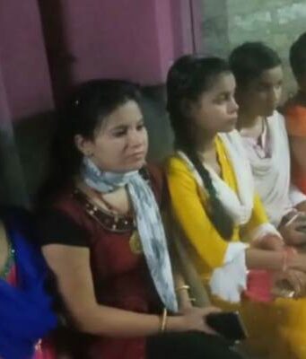 बेटी दिवस पर स्कूली बच्चों के बीच वितरित किये गये सामग्री daughter's day