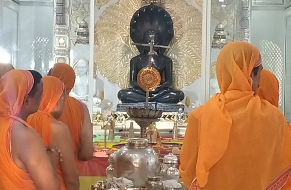 Digambar Jain