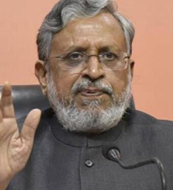 नाबालिग को निर्वस्त्र करने की बेगूसराय की घटना पर चुप्पी तोड़ें सीएम- सुशील मोदी Vajpayee era