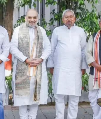 बिहार चुनाव:दंगल के शुरुआती दौर में एनडीए आगे