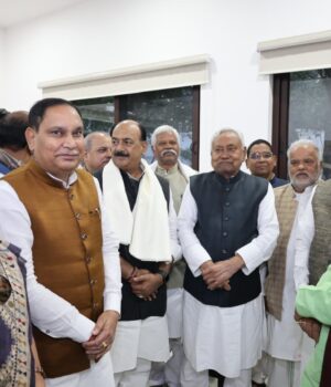 जदयू नेताओं, कार्यकर्ताओं से मिले मुख्यमंत्री JDU-Ministers