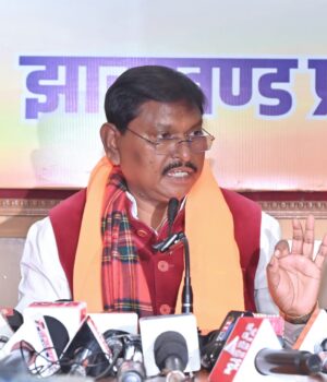 पेसा नियमावली की मूल भावना से छेड़छाड़ जनजातीय समाज से धोखाधड़ी-अर्जुन मुंडा