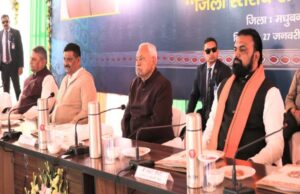 मधुबनी में सीएम ने की विकास कार्यों की समीक्षा