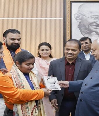 नेत्रहीन महिला टी-20 विश्वकप विजेता टीम की खिलाड़ी सम्मानित