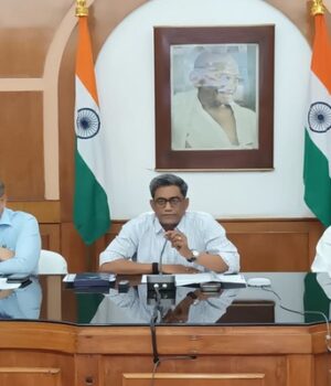 क्राइसिस मैनेजमेंट:आवश्यक वस्तुओं की आपूर्ति,जमाखोरी पर कार्रवाई पर विशेष जोर