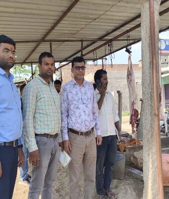 खुले में मांस-मछली बेचने वाले को नोटिस