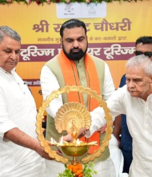 मुख्यमंत्री हेली-टूरिज्म एवं एयर टूरिज्म सेवा का शुभारंभ