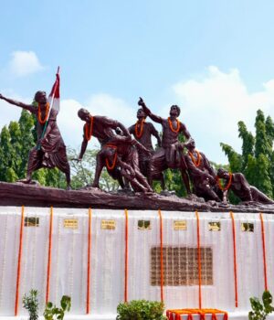 शहीद दिवस:स्वतंत्रता सेनानियों को भावभीनी श्रद्धांजलि शहीद