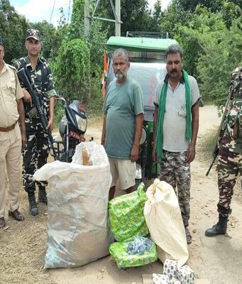 नेपाल ले जा रहे ट्रैक्टर स्पेयर पार्ट्स जब्त,दो गिरफ्तार