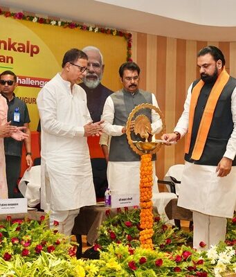 विकास यात्रा में सेवा, नवाचार, तकनीक और उद्यमिता की भूमिका महत्वपूर्ण-सीएम