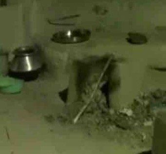 भूख से मर गयी एक मासूम बच्ची