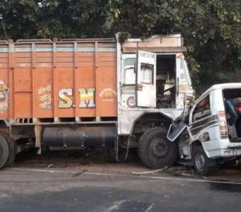 सड़क दुर्घटना में आठ छात्रों की मौत