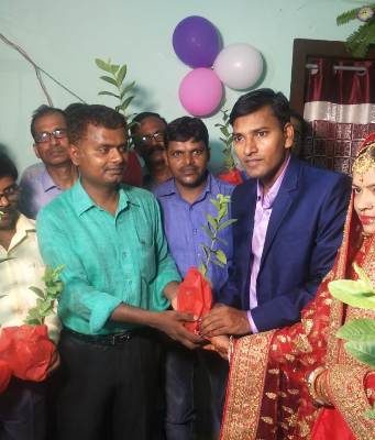 मेहमानों को पौधे का उपहार,पर्यावरण पर नई पहल