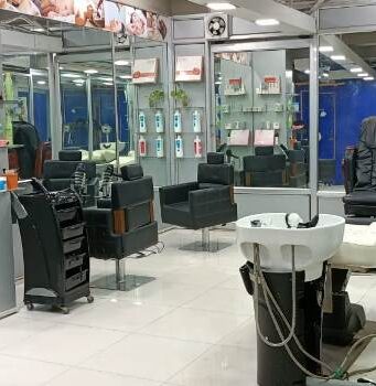 पर्सनालिटी में निखार देता भव्या ब्यूटी सैलून