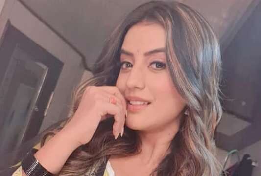 वायरल हो रहा अक्षरा सिंह का पहला वेलेंटाइन स्पेशल