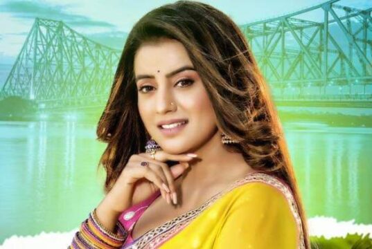 बंगलिनिया के बचाव में आई अक्षरा सिंह