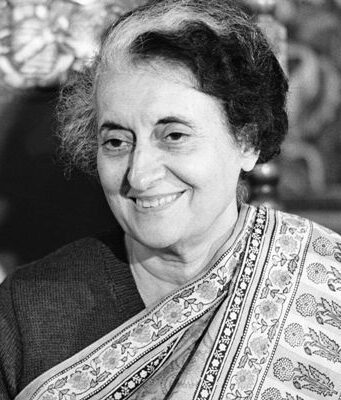 दुहरी त्रासदी थी इंदिरा गांधी की