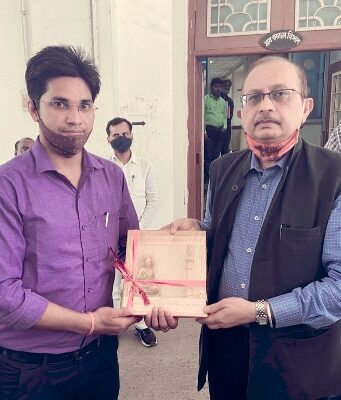 गंगा स्वच्छता मिशन के तहत जिला परियोजना पदाधिकारी सम्मानित