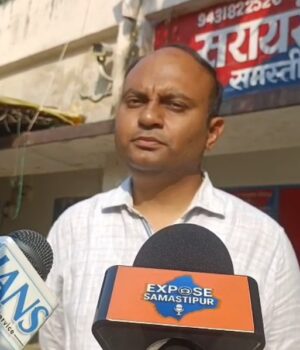 समस्तीपुर में हजारों वीवीपैट पर्चियां कचरे में,डीएम बोले जांच के बाद बताया जाएगा कारण