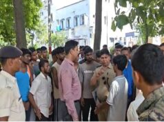 विद्यालय की बदहाल व्यवस्था पर छात्रों का फूटा गुस्सा