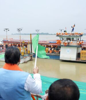दियारा के लोगों के लिए फ्री स्टीमर सेवा